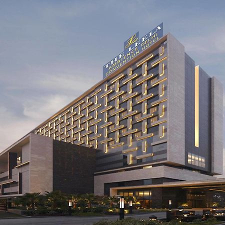 The Leela Ambience Convention Hotel Delhi Нью-Делі Екстер'єр фото The hotel in 2019