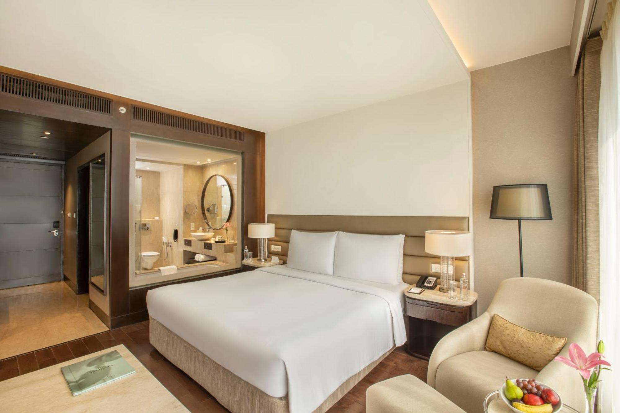 The Leela Ambience Convention Hotel Delhi Нью-Делі Екстер'єр фото