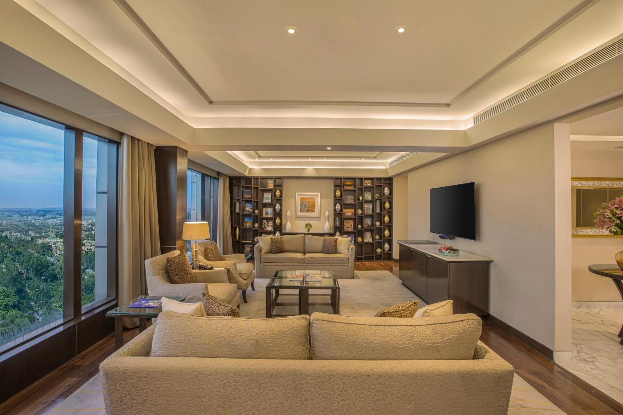 The Leela Ambience Convention Hotel Delhi Нью-Делі Екстер'єр фото