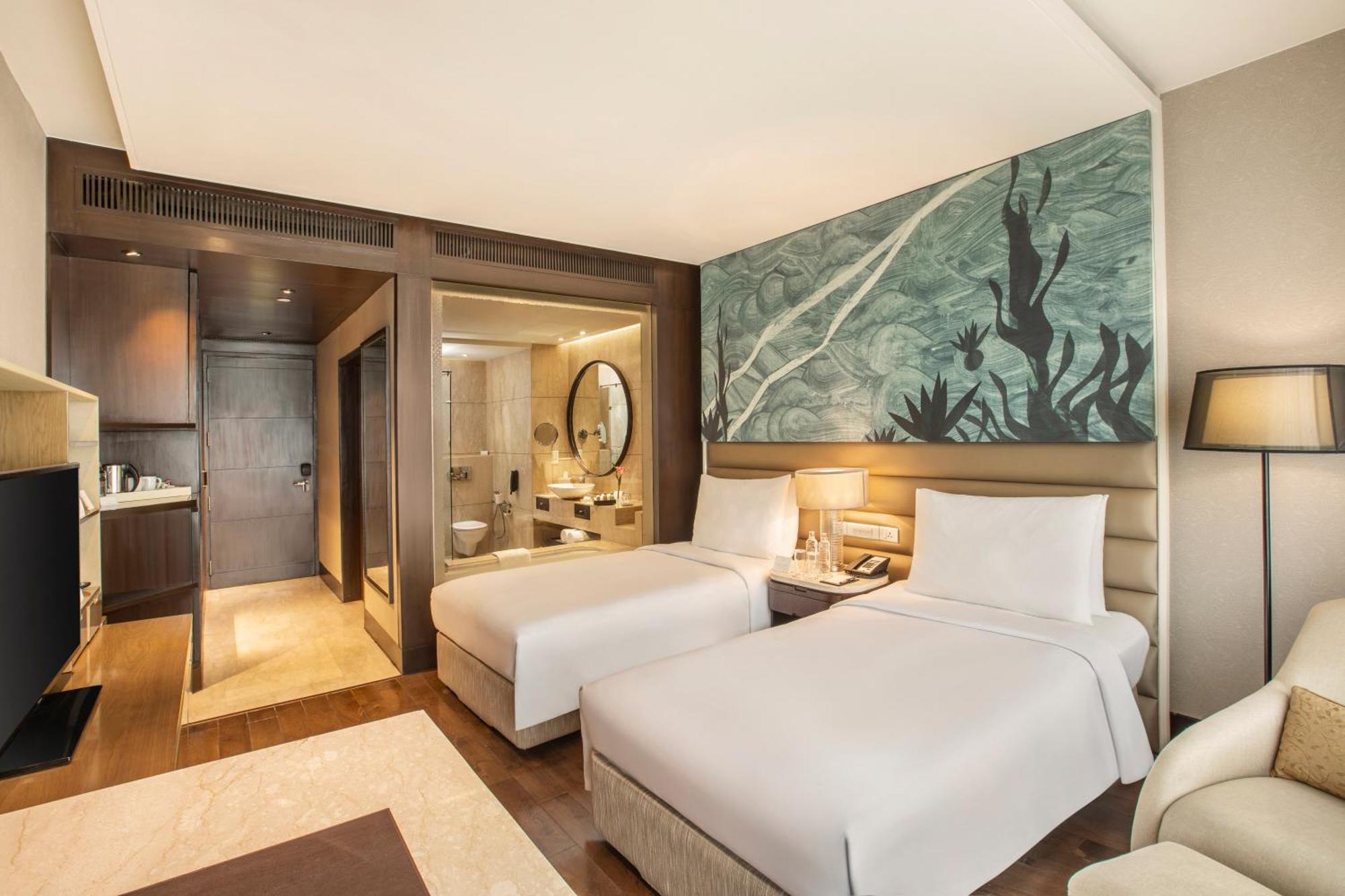 The Leela Ambience Convention Hotel Delhi Нью-Делі Екстер'єр фото