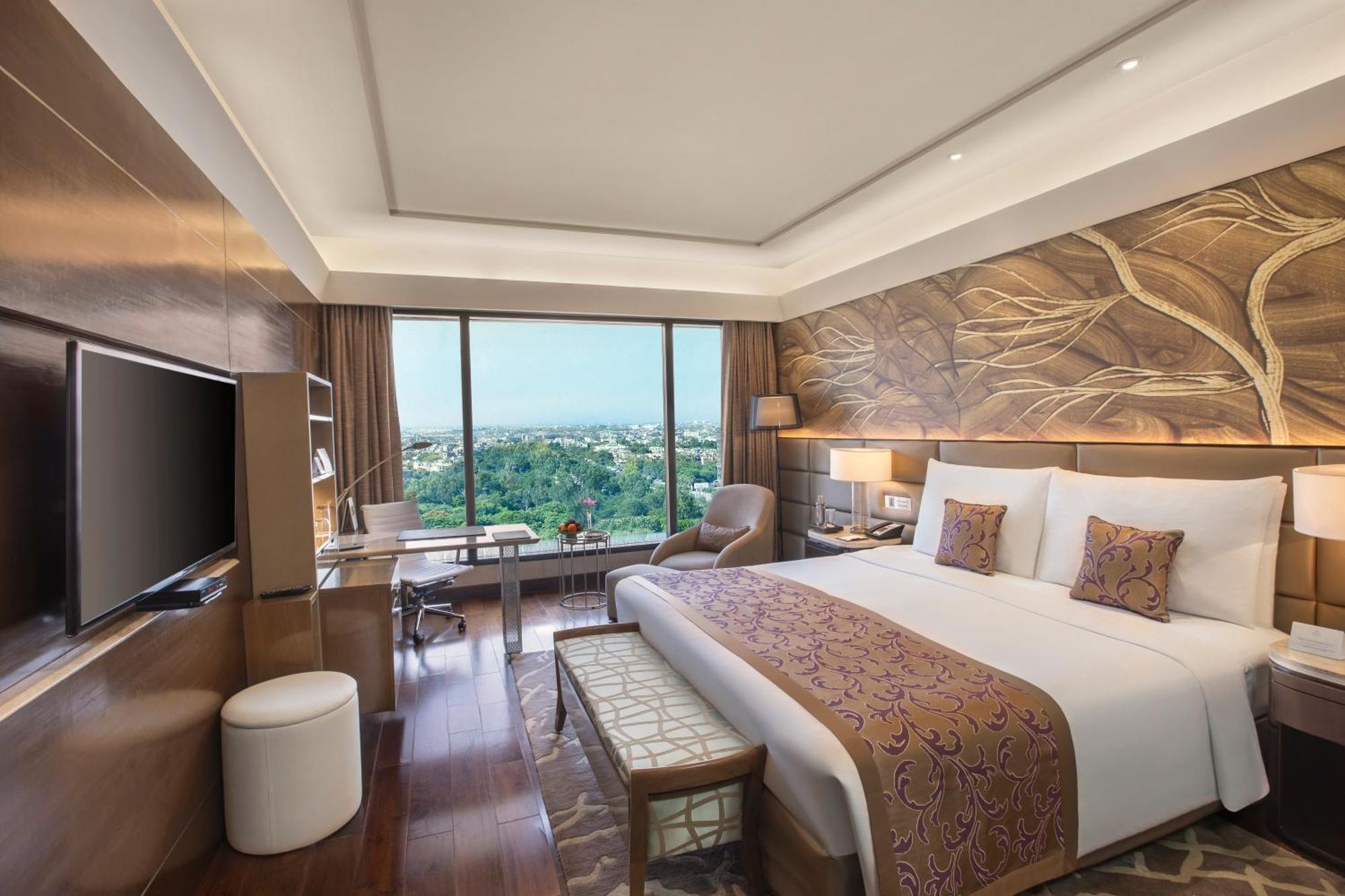 The Leela Ambience Convention Hotel Delhi Нью-Делі Екстер'єр фото