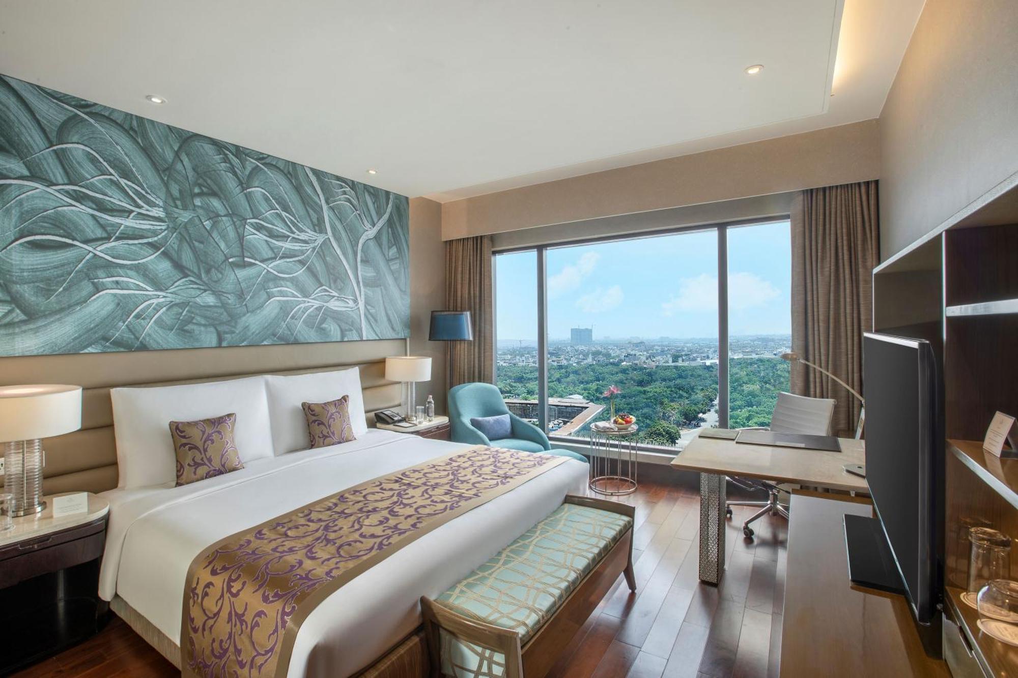 The Leela Ambience Convention Hotel Delhi Нью-Делі Екстер'єр фото Deluxe Room
