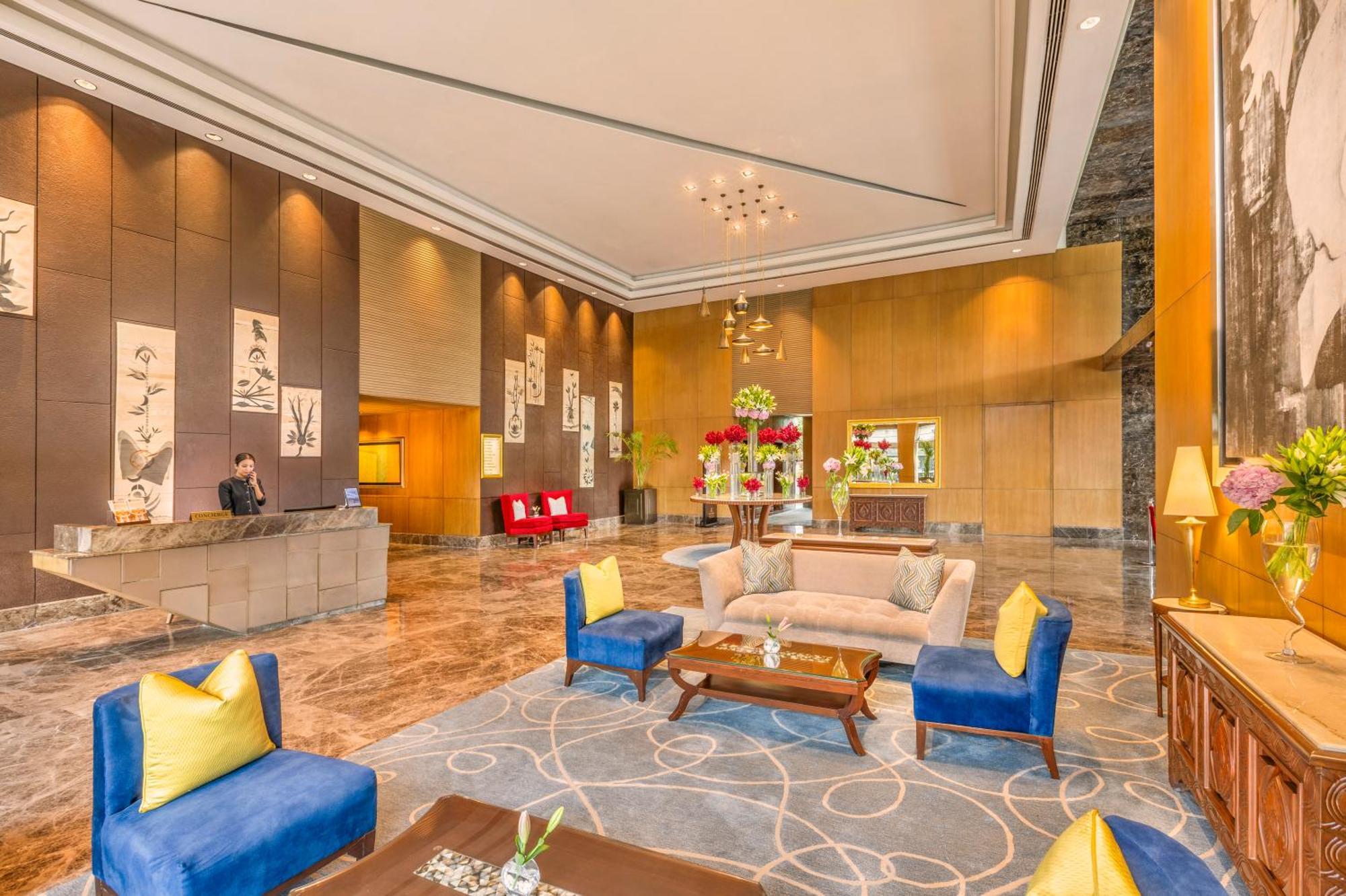 The Leela Ambience Convention Hotel Delhi Нью-Делі Екстер'єр фото Lobby