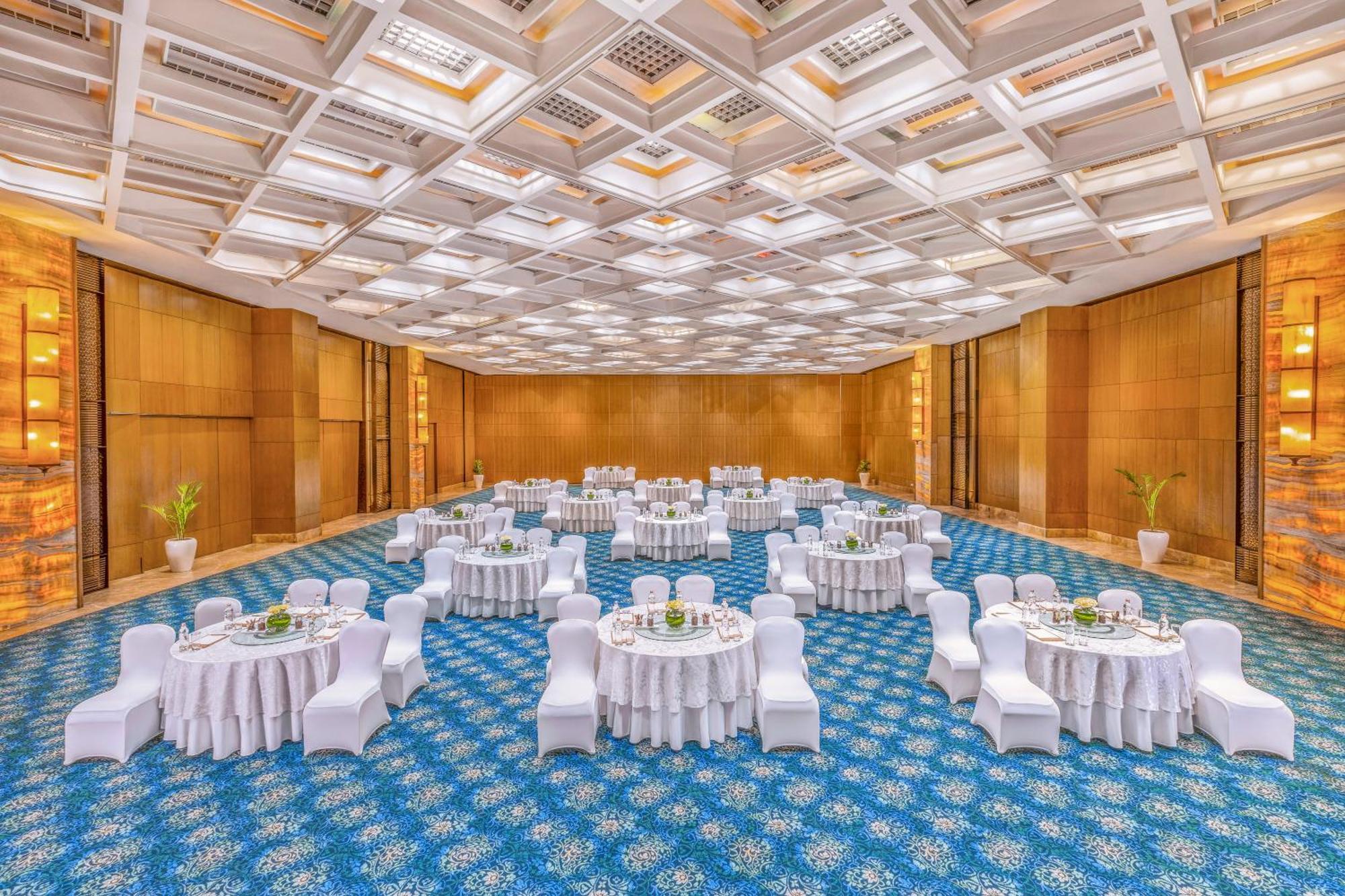 The Leela Ambience Convention Hotel Delhi Нью-Делі Екстер'єр фото The Grand Ballroom